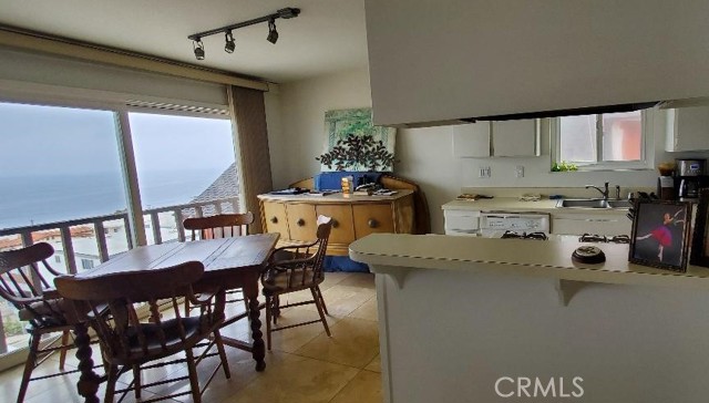 4305 Crest Drive, Manhattan Beach, California 90266, ,Residential Income,Sold,Crest,SB21121432