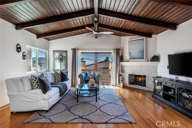 2026 Hillcrest Drive, Hermosa Beach, California 90254, 3 Bedrooms Bedrooms, ,2 BathroomsBathrooms,Residential,Sold,Hillcrest,SB19110998