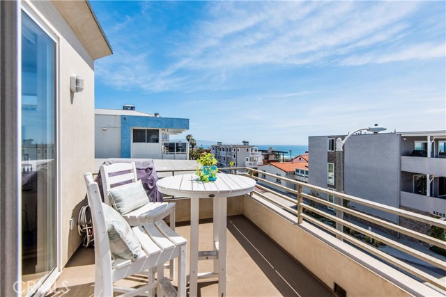 3312 Manhattan Avenue, Manhattan Beach, California 90266, 4 Bedrooms Bedrooms, ,2 BathroomsBathrooms,Residential,Sold,Manhattan,SB18109230