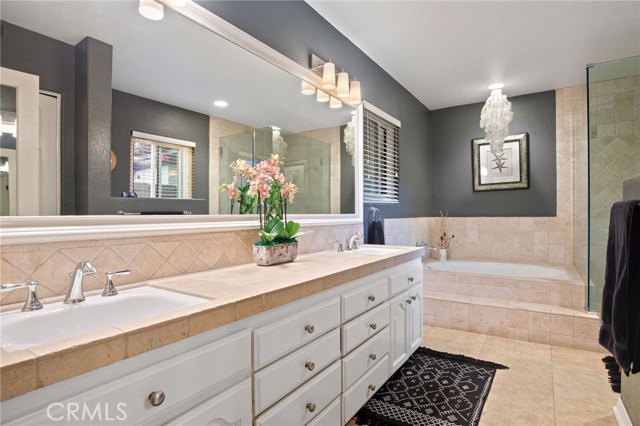 Master bathroom with tub and shower (Bathroom #1)
