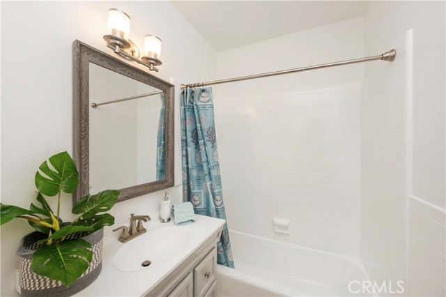 2716 Fisk Lane, Redondo Beach, California 90278, 4 Bedrooms Bedrooms, ,2 BathroomsBathrooms,Residential,Sold,Fisk,SB20183063