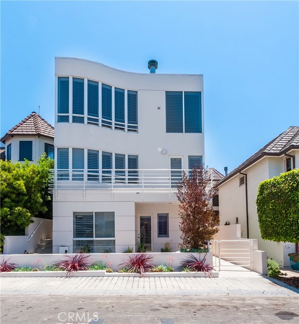 452 27th Street, Manhattan Beach, California 90266, 5 Bedrooms Bedrooms, ,3 BathroomsBathrooms,Residential,Sold,27th,SB18028282