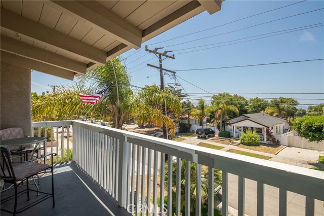 834 Lucia Avenue, Redondo Beach, California 90277, 3 Bedrooms Bedrooms, ,2 BathroomsBathrooms,Residential,Sold,Lucia,SB18180242