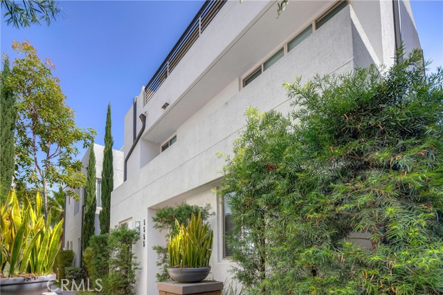 3 Bed Home for Sale in Hawthorne, California