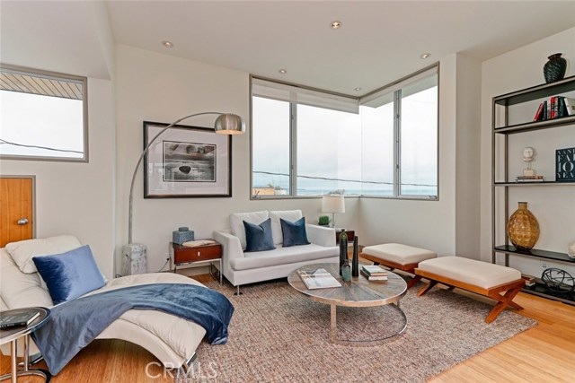 324 17th Street, Manhattan Beach, California 90266, 4 Bedrooms Bedrooms, ,4 BathroomsBathrooms,Residential,Sold,17th,SB17118466