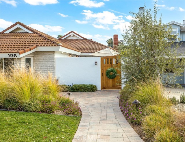 816 Knob Hill Avenue, Redondo Beach, California 90277, 3 Bedrooms Bedrooms, ,2 BathroomsBathrooms,Residential,Sold,Knob Hill,SB21051287