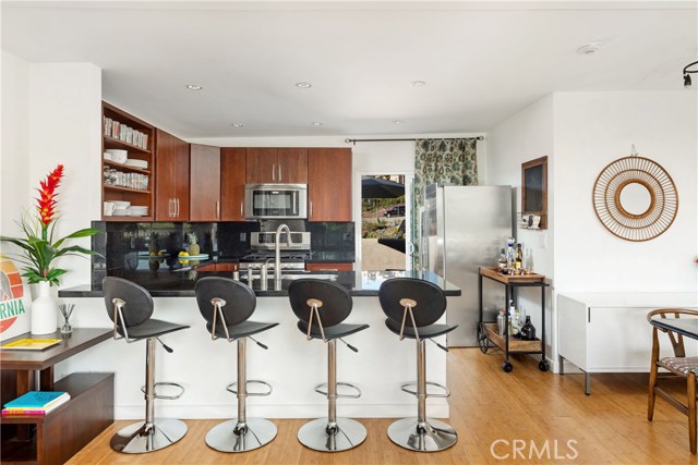 834 Lucia Avenue, Redondo Beach, California 90277, 2 Bedrooms Bedrooms, ,2 BathroomsBathrooms,Residential,Sold,Lucia,SB20066365