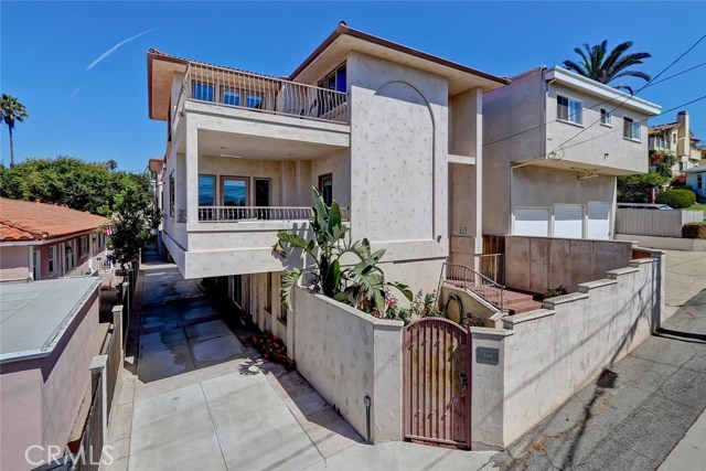 546 Avenue B, Redondo Beach, California 90277, 4 Bedrooms Bedrooms, ,3 BathroomsBathrooms,Residential,Sold,Avenue B,SB18229550