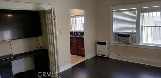 Detail Gallery Image 1 of 1 For 323 W 4th St #112,  Long Beach,  CA 90802 - 0 Beds | 1 Baths