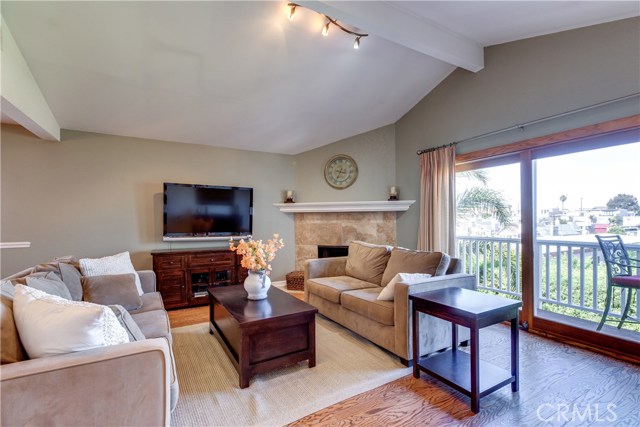 1626 Stanford Avenue, Redondo Beach, California 90278, 3 Bedrooms Bedrooms, ,2 BathroomsBathrooms,Residential,Sold,Stanford,SB19199450