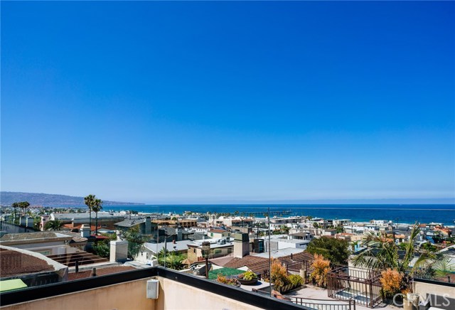 1715 Bayview Drive, Hermosa Beach, California 90254, 3 Bedrooms Bedrooms, ,2 BathroomsBathrooms,Residential,Sold,Bayview,SB17151823