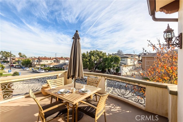2609 Curtis Avenue, Redondo Beach, California 90278, 3 Bedrooms Bedrooms, ,2 BathroomsBathrooms,Residential,Sold,Curtis,SB19006810