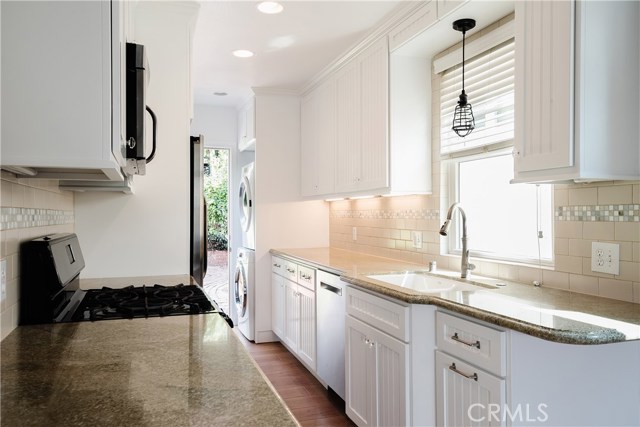 641 27th Street, Manhattan Beach, California 90266, 2 Bedrooms Bedrooms, ,1 BathroomBathrooms,Residential,Sold,27th,SB20174860