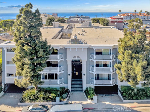 2411 Prospect Avenue, Hermosa Beach, California 90254, 2 Bedrooms Bedrooms, ,1 BathroomBathrooms,Residential,Sold,Prospect,SB21014634