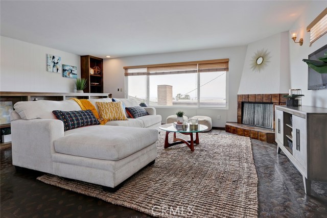 838 16th Street, Hermosa Beach, California 90254, 3 Bedrooms Bedrooms, ,1 BathroomBathrooms,Residential,Sold,16th,SB19108845