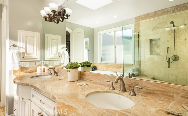 848 12th Court, Manhattan Beach, California 90266, 4 Bedrooms Bedrooms, ,4 BathroomsBathrooms,Residential,Sold,12th,SB18247758