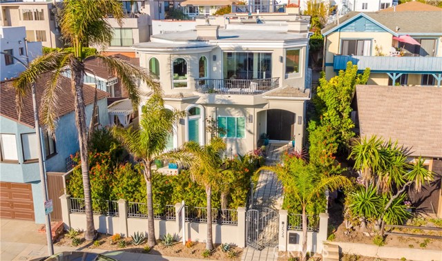 2524 Manhattan Avenue, Hermosa Beach, California 90254, 5 Bedrooms Bedrooms, ,3 BathroomsBathrooms,Residential,Sold,Manhattan,SB18096858
