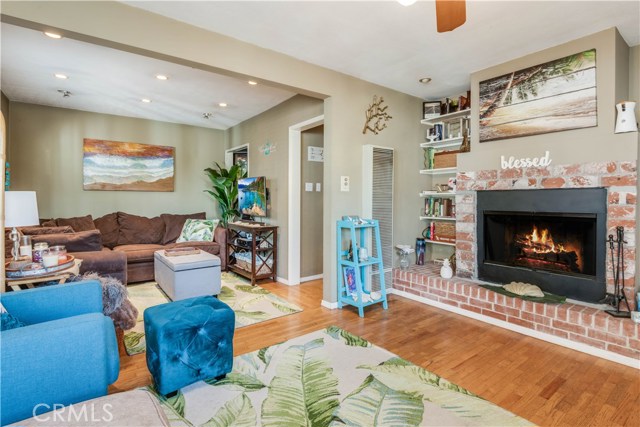 428 28th Street, Hermosa Beach, California 90254, 2 Bedrooms Bedrooms, ,1 BathroomBathrooms,Residential,Sold,28th,SB19275440