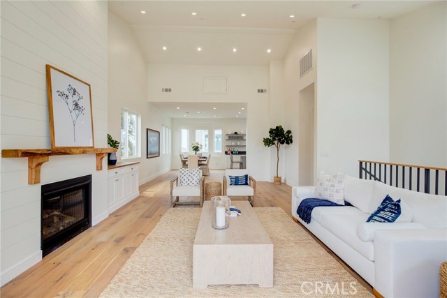 124 Guadalupe Avenue, Redondo Beach, California 90277, 3 Bedrooms Bedrooms, ,2 BathroomsBathrooms,Residential,Sold,Guadalupe,SB19041183