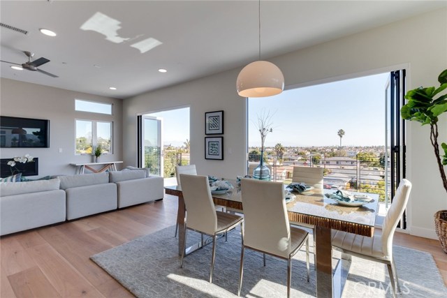 130 Prospect Avenue, Redondo Beach, California 90277, 4 Bedrooms Bedrooms, ,2 BathroomsBathrooms,Residential,Sold,Prospect,SB20026517