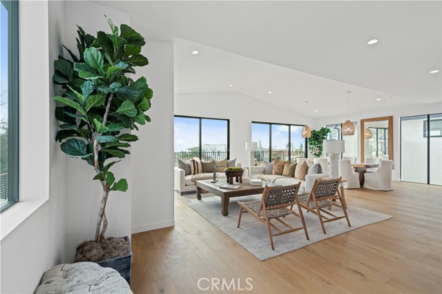 945 15th St, Hermosa Beach, California 90254, 4 Bedrooms Bedrooms, ,5 BathroomsBathrooms,Residential,Sold,15th St,SB20148499