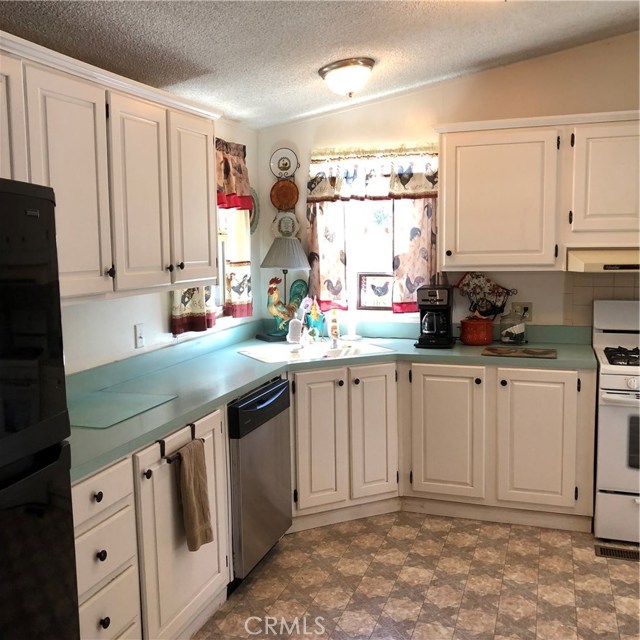 Very large kitchen, lots of storage.