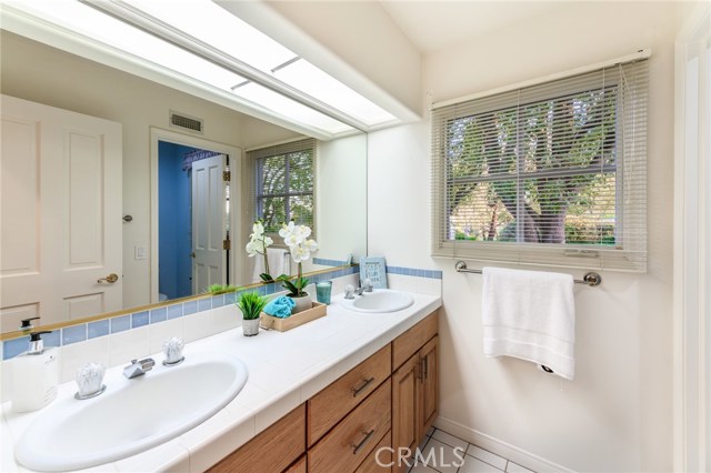 8 Hillcrest Meadows, Rolling Hills Estates, California 90274, 3 Bedrooms Bedrooms, ,3 BathroomsBathrooms,Residential,Sold,Hillcrest Meadows,CV19048842