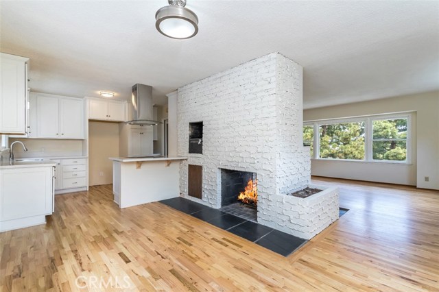 Dining area conveniently next to kitchen