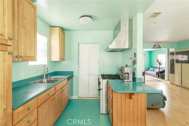 618 Paulina Avenue, Redondo Beach, California 90277, 3 Bedrooms Bedrooms, ,2 BathroomsBathrooms,Residential,Sold,Paulina,SB18071758