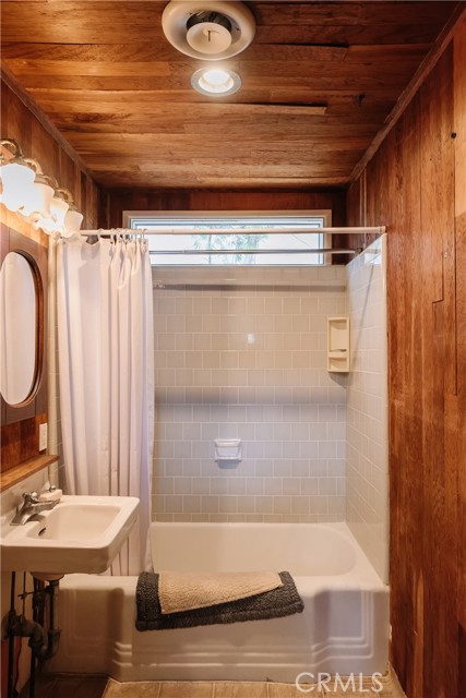 461 28th Street, Manhattan Beach, California 90266, 3 Bedrooms Bedrooms, ,2 BathroomsBathrooms,Residential,Sold,28th,SB21112452