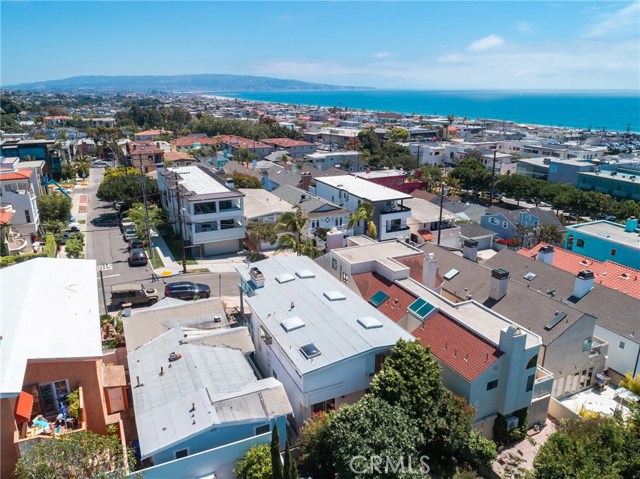 531 13th Street, Manhattan Beach, California 90266, 4 Bedrooms Bedrooms, ,2 BathroomsBathrooms,Residential,Sold,13th,SB20116052