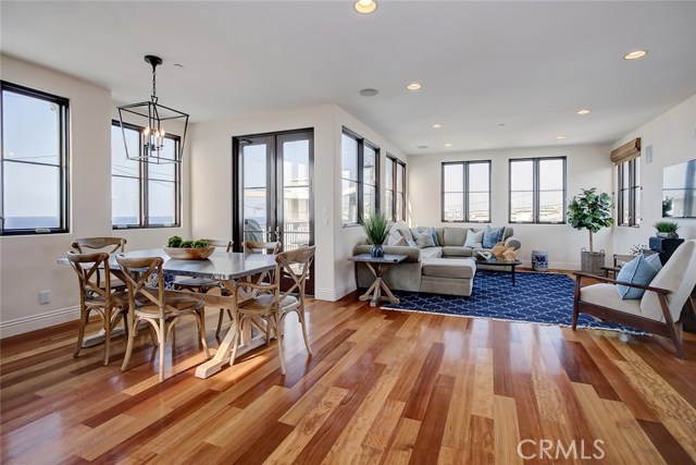 320 33rd Place, Manhattan Beach, California 90266, 3 Bedrooms Bedrooms, ,3 BathroomsBathrooms,Residential,Sold,33rd,SB21043576