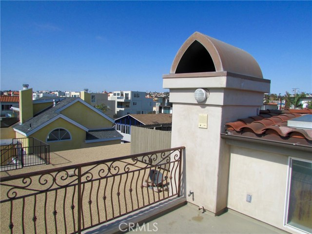 728 Sunset Drive, Hermosa Beach, California 90254, ,Residential Income,Sold,Sunset,SB18153868