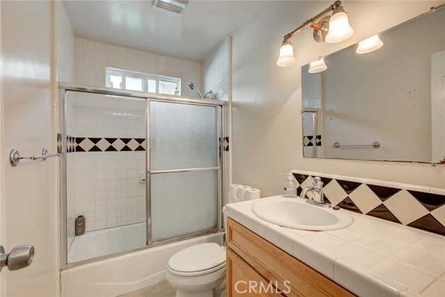 2211 Nelson Avenue, Redondo Beach, California 90278, 6 Bedrooms Bedrooms, ,3 BathroomsBathrooms,Residential,Sold,Nelson,SB19252615