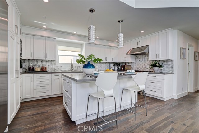 524 14th Street, Manhattan Beach, California 90266, 4 Bedrooms Bedrooms, ,3 BathroomsBathrooms,Residential,Sold,14th,SB19119459