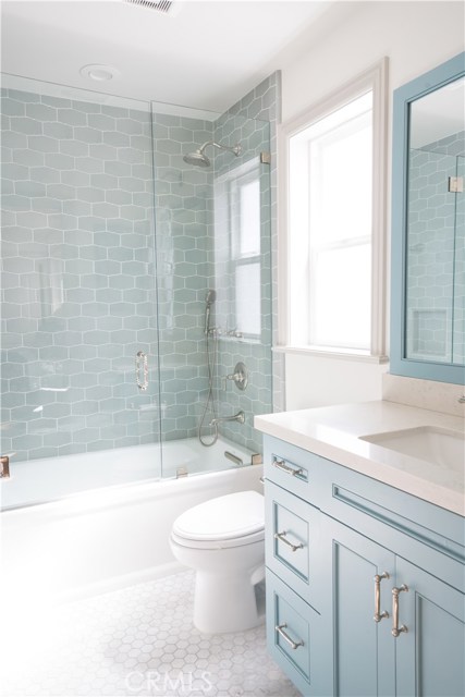 1324 18th Street, Manhattan Beach, California 90266, 5 Bedrooms Bedrooms, ,4 BathroomsBathrooms,Residential,Sold,18th,SB20162082