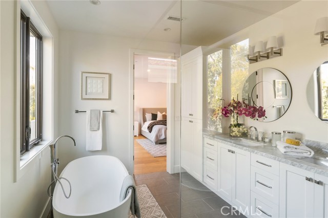 2400 John Street, Manhattan Beach, California 90266, 5 Bedrooms Bedrooms, ,2 BathroomsBathrooms,Residential,Sold,John,SB19208383