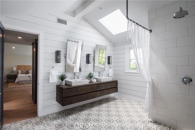 933 9th Street, Manhattan Beach, California 90266, 4 Bedrooms Bedrooms, ,2 BathroomsBathrooms,Residential,Sold,9th,SB21112500