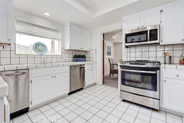 1915 Ernest Avenue, Redondo Beach, California 90278, 3 Bedrooms Bedrooms, ,2 BathroomsBathrooms,Residential,Sold,Ernest,SB18258567