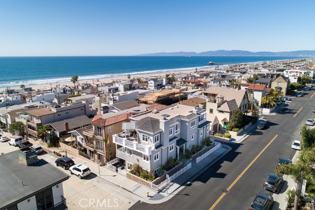 249 33rd Street, Hermosa Beach, California 90254, 4 Bedrooms Bedrooms, ,6 BathroomsBathrooms,Residential,Sold,33rd,SB21036473