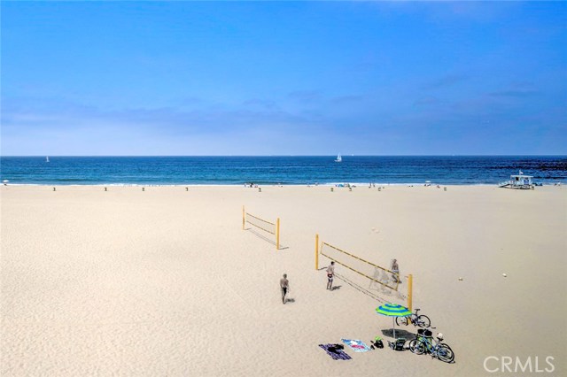 72 The Strand, Hermosa Beach, California 90254, 2 Bedrooms Bedrooms, ,1 BathroomBathrooms,Residential,Sold,The Strand,SB20169113