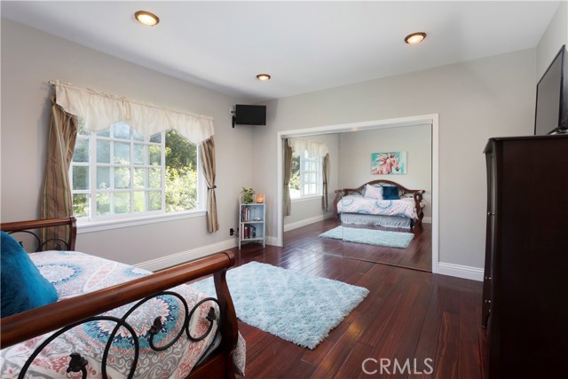 1407 Irena Avenue, Redondo Beach, California 90277, 5 Bedrooms Bedrooms, ,6 BathroomsBathrooms,Residential,Sold,Irena,SB20100486