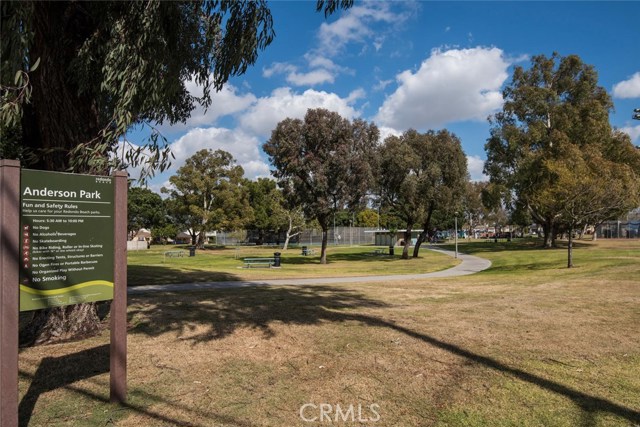 Two blocks to popular Anderson Park!