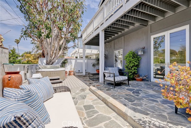 2905 Maple Avenue, Manhattan Beach, California 90266, 4 Bedrooms Bedrooms, ,3 BathroomsBathrooms,Residential,Sold,Maple,SB21079854