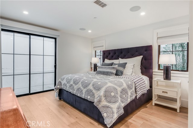 942 15th Street, Hermosa Beach, California 90254, 4 Bedrooms Bedrooms, ,2 BathroomsBathrooms,Residential,Sold,15th,SB20137355