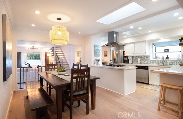 2101 Chestnut Avenue, Manhattan Beach, California 90266, 3 Bedrooms Bedrooms, ,2 BathroomsBathrooms,Residential,Sold,Chestnut,SB20028449