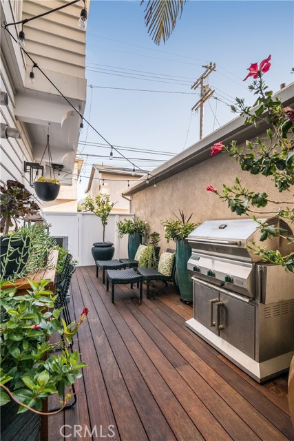 524 4th Street, Manhattan Beach, California 90266, 4 Bedrooms Bedrooms, ,2 BathroomsBathrooms,Residential,Sold,4th,SB21061545