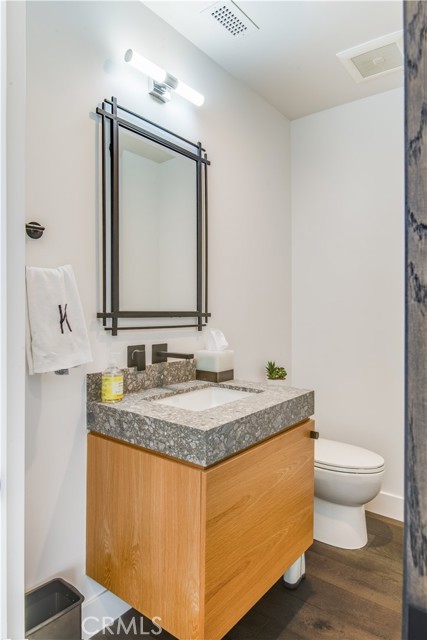 218 1st Place, Manhattan Beach, California 90266, 3 Bedrooms Bedrooms, ,3 BathroomsBathrooms,Residential,Sold,1st,PV21075886