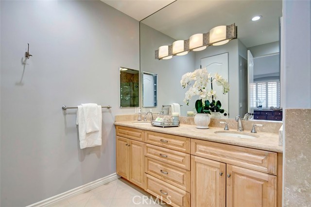 618 Broadway, Redondo Beach, California 90277, 3 Bedrooms Bedrooms, ,2 BathroomsBathrooms,Residential,Sold,Broadway,SB17101227