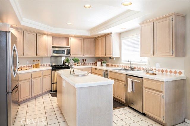 121 Helberta Avenue, Redondo Beach, California 90277, 3 Bedrooms Bedrooms, ,2 BathroomsBathrooms,Residential,Sold,Helberta,SB17233463